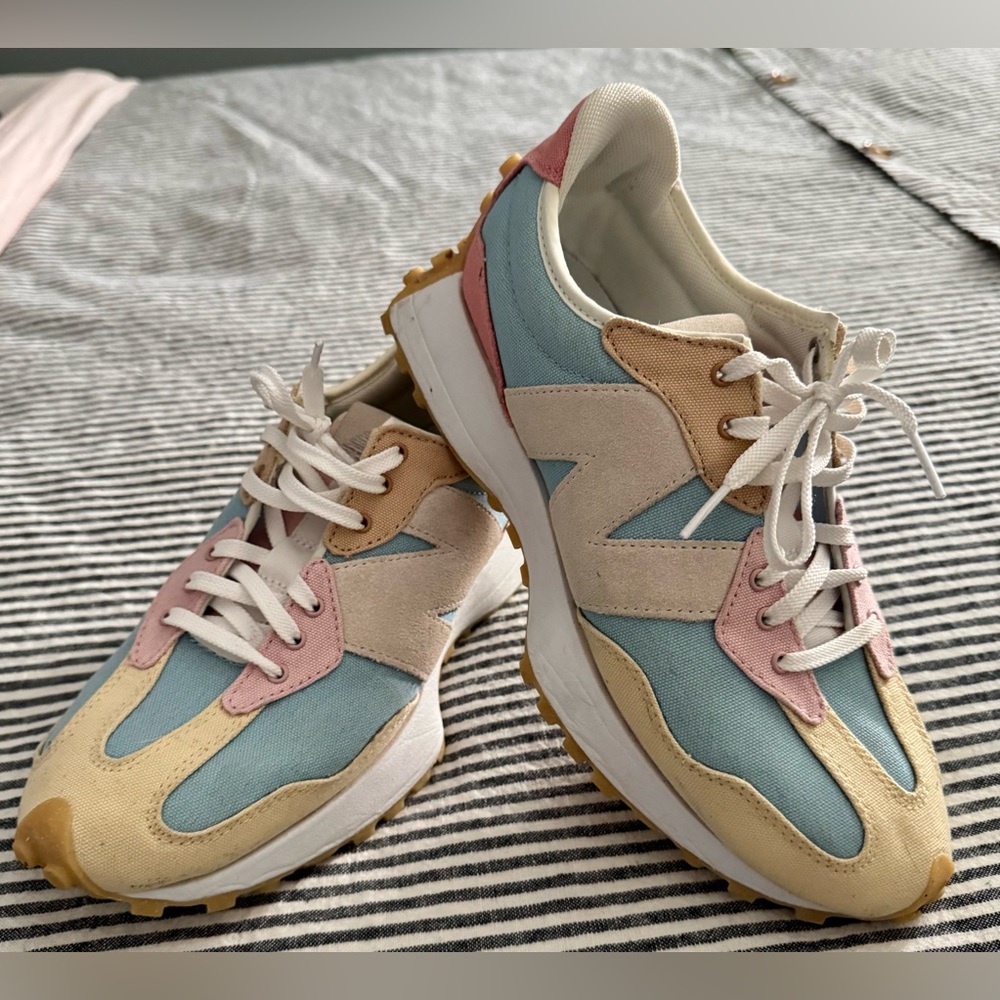 New Balance 327